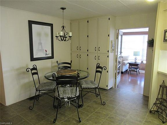 4th image of 631 Forest Palm Ct