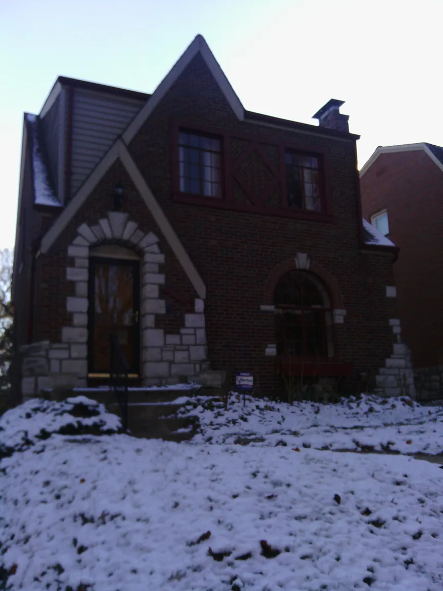 6614 Bancroft Ave photo 1