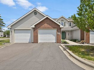933 Park St APT 101, Oregon, WI 53575