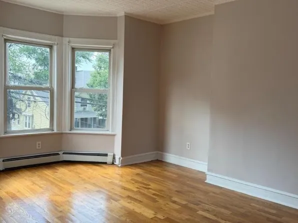 203 2nd St Floor 2, Newark, NJ 07107