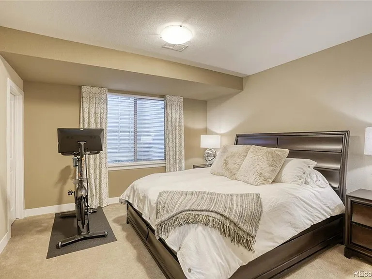 13700 Raritan Dr — Photo 29