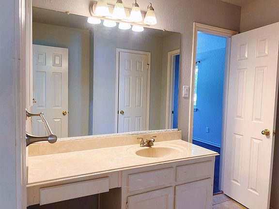 3rd image of 16838 Willow Bend Ct
