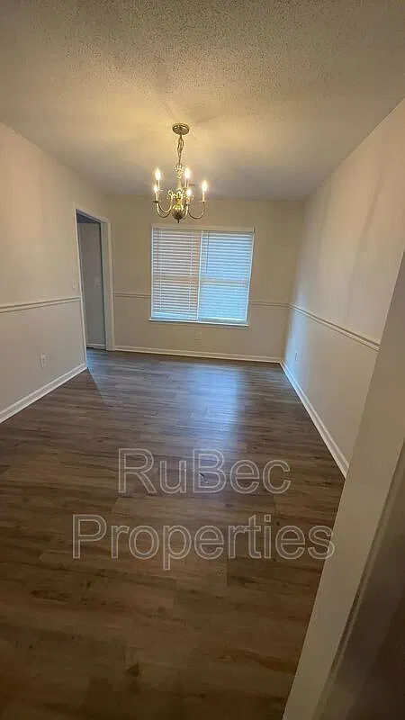 4 bed, 2.5 bath, 1656 sqft, $2,150 — Photo 3