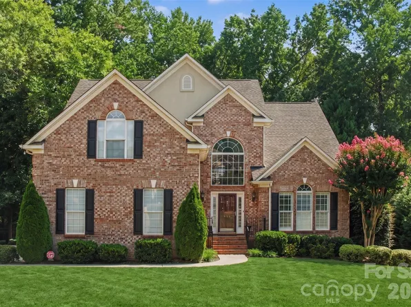 904 Carisbrooke Ln, Waxhaw, NC 28173