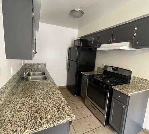 2nd image of 1730 N Fair Oaks Ave #3