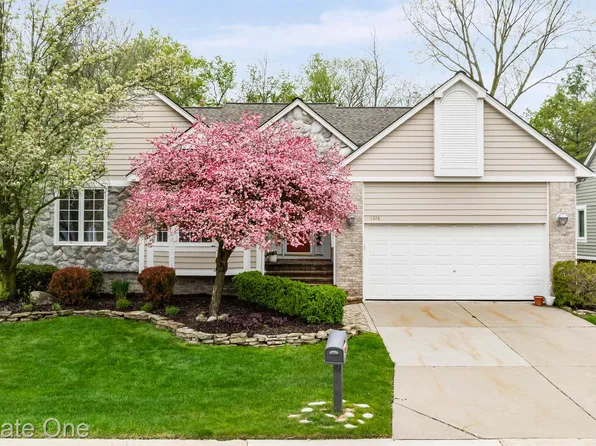 3218 Topview Ct, Rochester, MI 48309