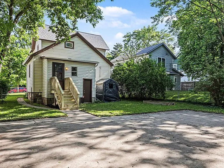 816 Innes St NE — Photo 10