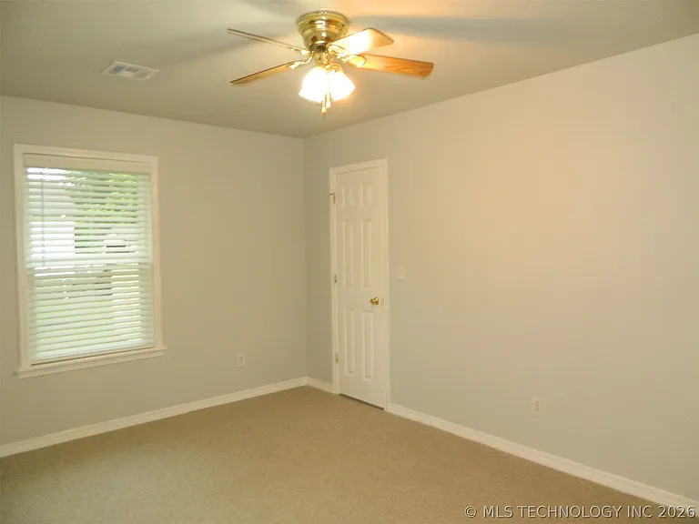 1302 W Exchange St — Photo 16