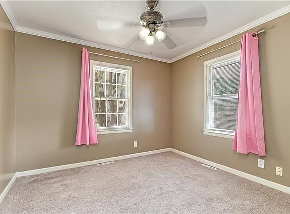 4th image of 11617 Bennington Ave