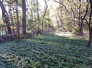 5 Longbow Rd, Suffern, NY 10901