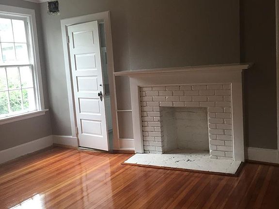 3rd image of 1107 Claremont Ave Unit B