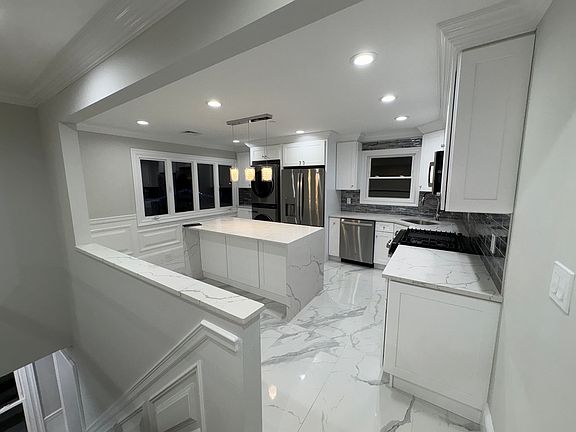 2nd image of 503 Nassau Ave #3