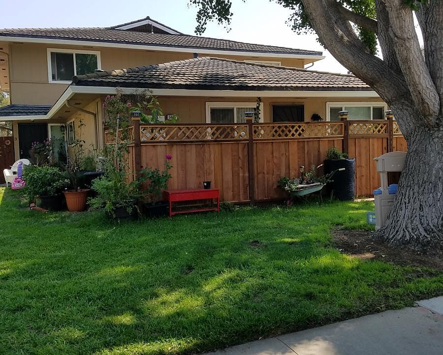 Private fenced enclosure