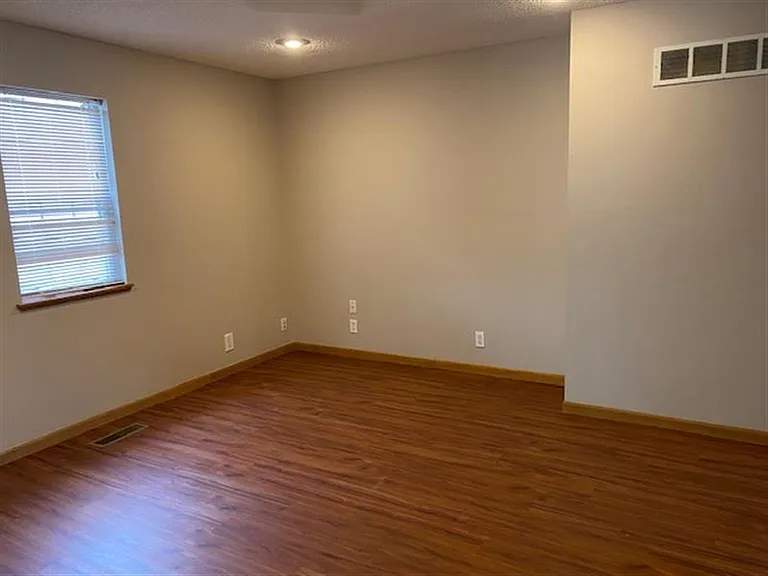 311 E Culton St — Photo 2