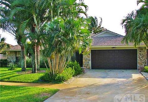 1st image of 36 Pine Hill Trl W