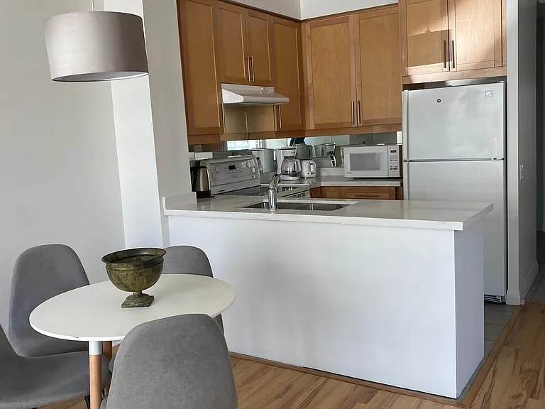 1121 Bay St #1505 — Photo 4