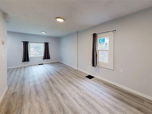 4th image of 1343 Rae STREET