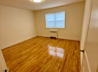 221 Arlo Rd #1C, Staten Island, NY 10301