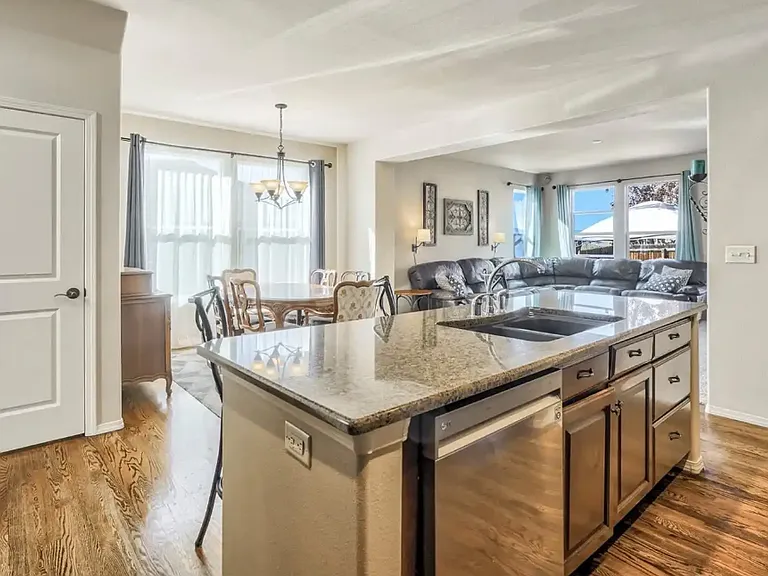 7040 Auburn Hills Ct — Photo 5