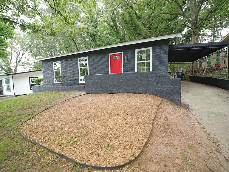 342 Lincoln St SW — Photo 3