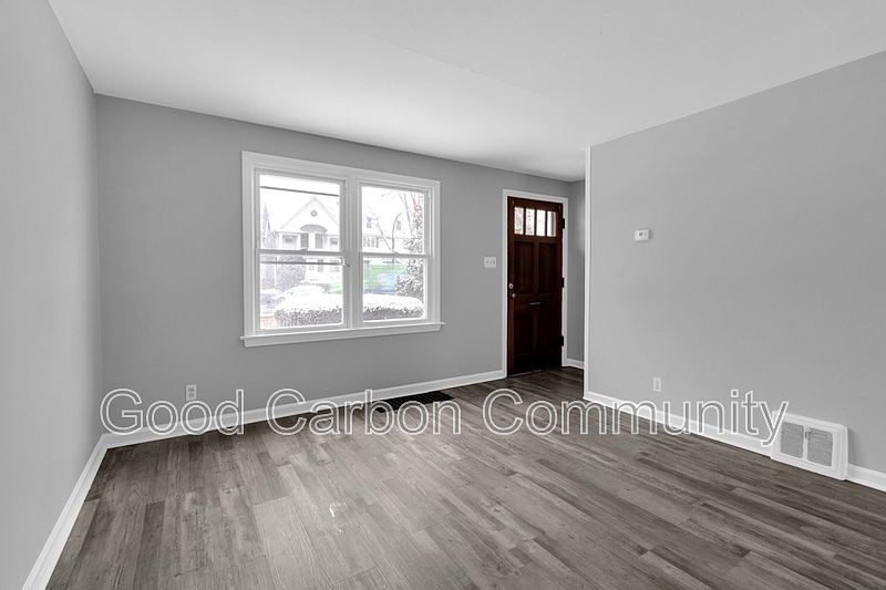 1st image of 854 Richmond Ave