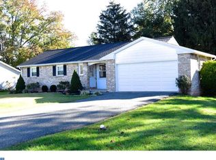 311 Laurelwood Dr, Douglassville, PA 19518