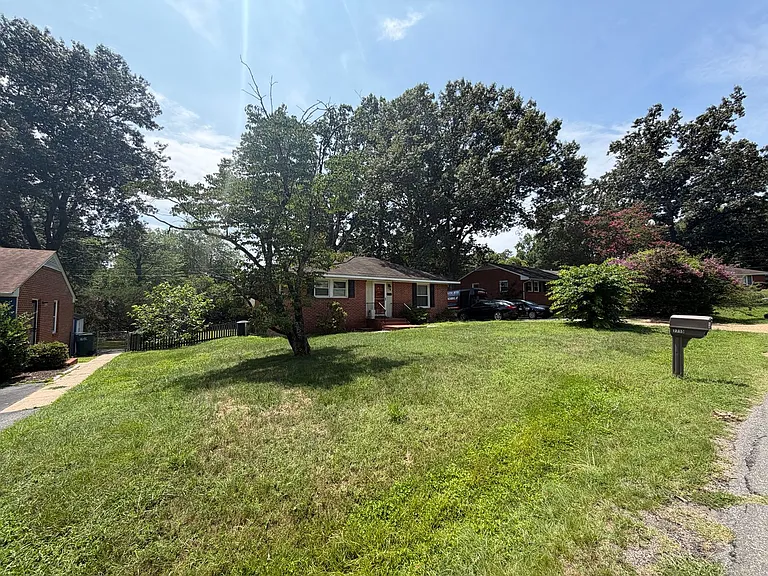 7715 Durvin Dr — Photo 2