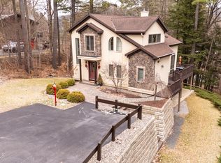 8 Schermerhorn Dr, Lake George, NY 12845