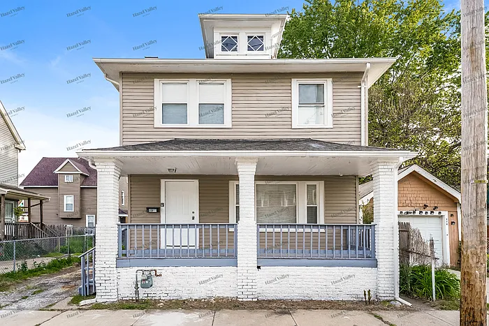 3 bed, 1.0 bath, 1785 sqft, $1,145 — Photo 1