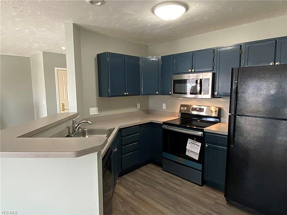 3rd image of 1428 Buckingham Gate Blvd Unit D