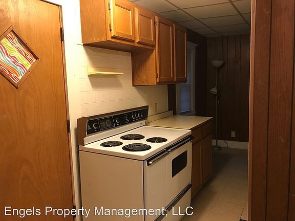 3rd image of 634 S High St