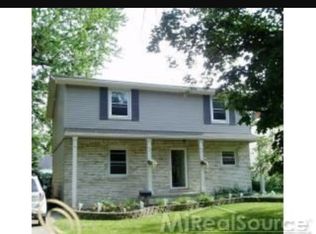 66 Fairwood Blvd, Pleasant Ridge, MI 48069