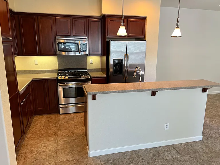 207 W La Flor Ln — Photo 5