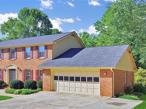2nd image of 463 Fairhaven Ct