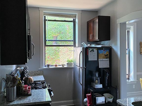 5th image of 1451 W Balmoral Ave APT 3N