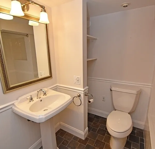 33 Glen Ave — Photo 25