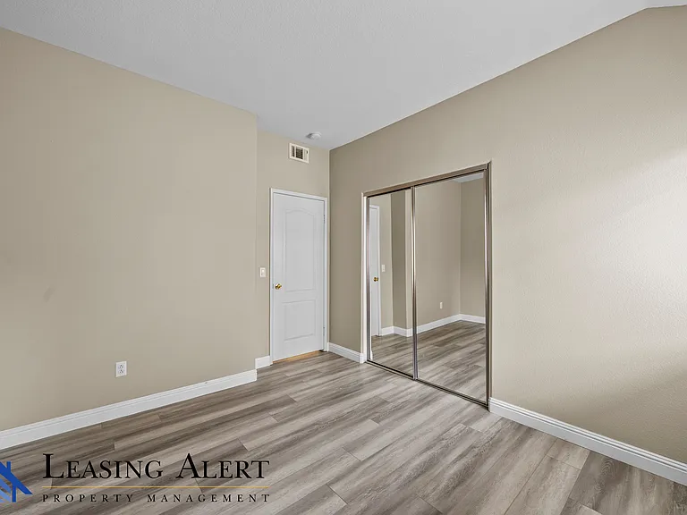 23721 Skycrest Cir — Photo 12