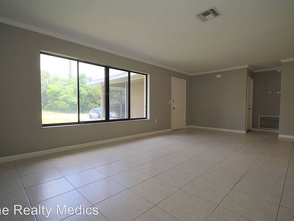 2nd image of 1111 Tivoli Dr