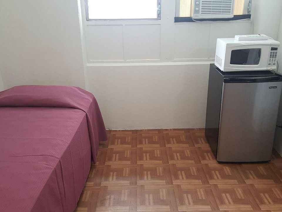 2nd image of 929 Sheridan St #201