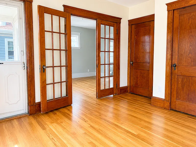 33-35 Philips St #2 — Photo 10