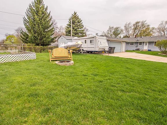 2nd image of 1489 Birch Dr #1