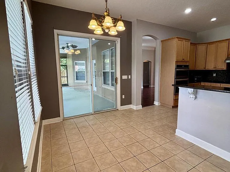 11827 Crusselle Dr — Photo 12