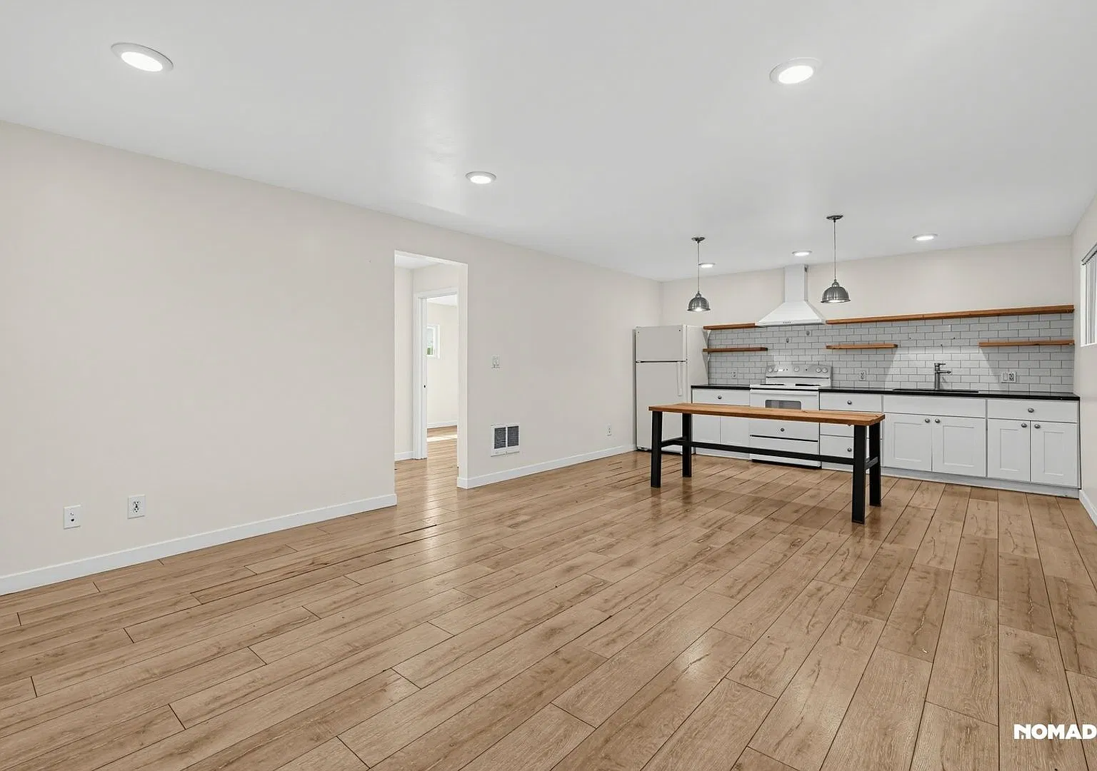 Charming 2BR Duplex in Long Beach — Photo 4