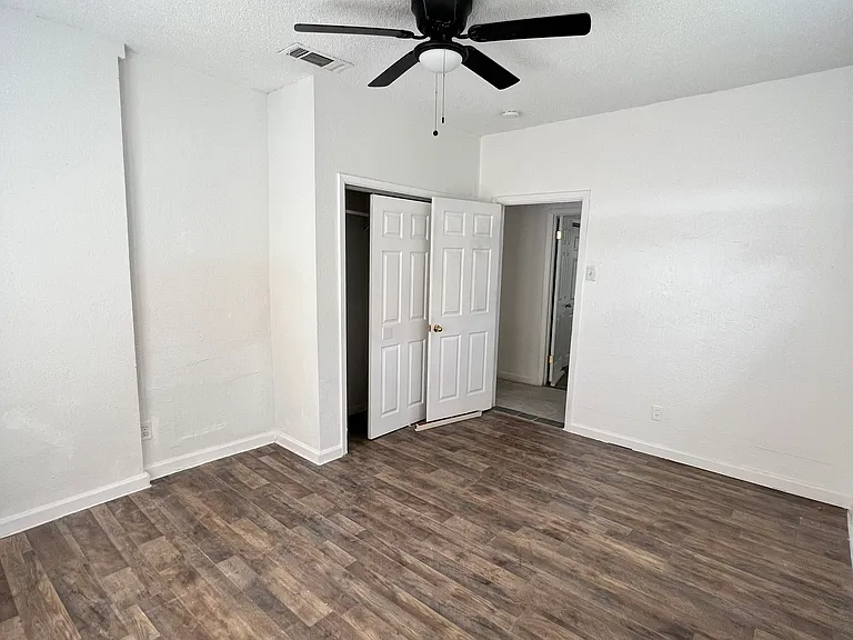 1303 Strickland St — Photo 8