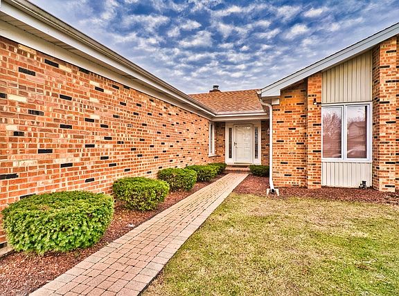 2nd image of 1206 E Milida Ct