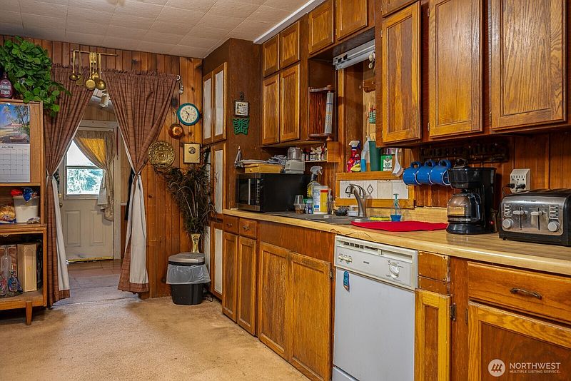 4th image of 505 Hawthorne Street