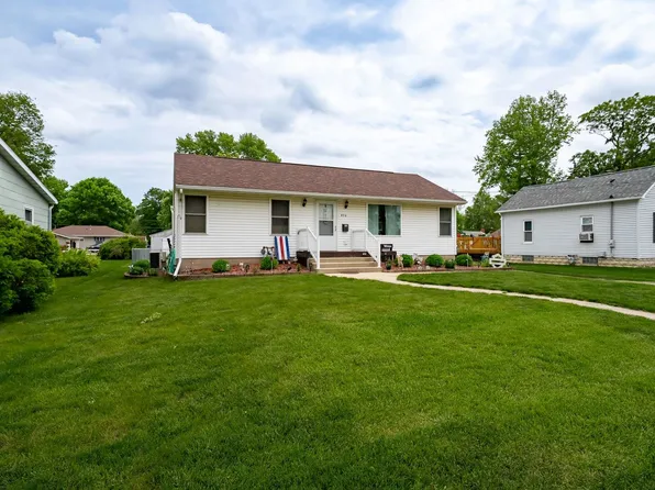 820 S Locust St, Pontiac, IL 61764