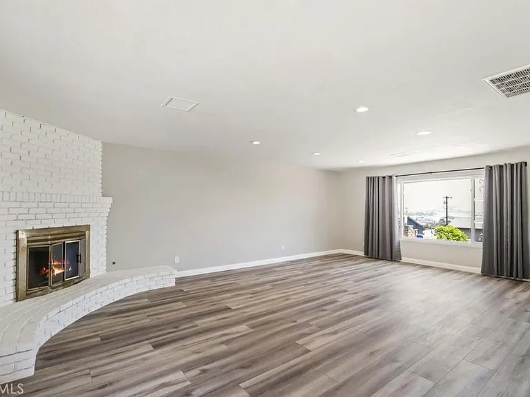5485 Golden West Ave — Photo 3