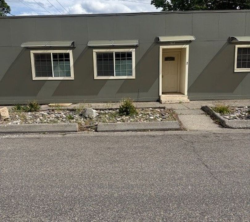 1st image of 917 W Clark St