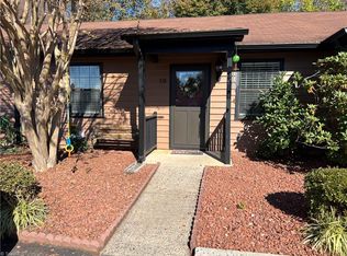 318 Westridge Dr, Yadkinville, NC 27055